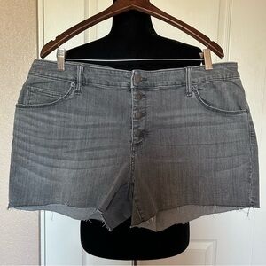 NWT Universal Thread Exposed Button Fly Gray Raw Hem Shorts‎ Size 18W